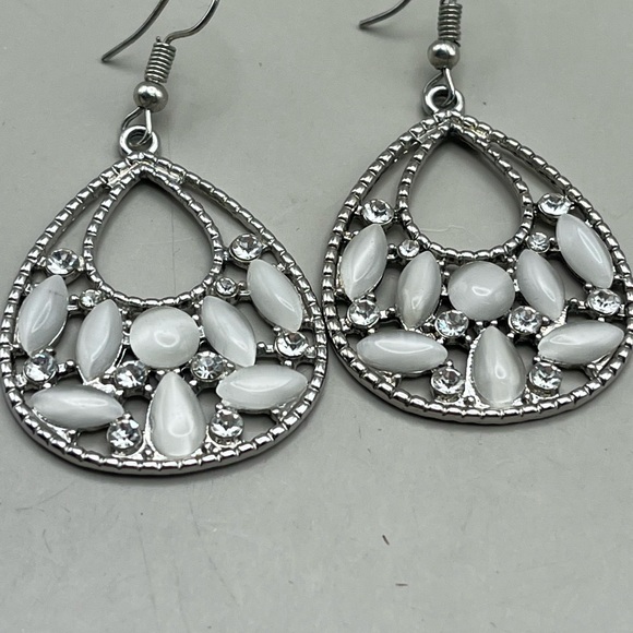 Jewelry - Elegant Silver and White Teardrop Earrings